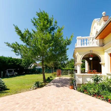 Elisabeta 02 By Interhome