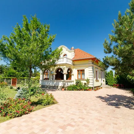 Elisabeta 02 By Interhome Apartman *