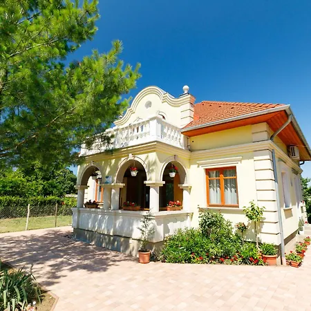 Lägenhet Elisabeta 02 By Interhome Balatonoszod